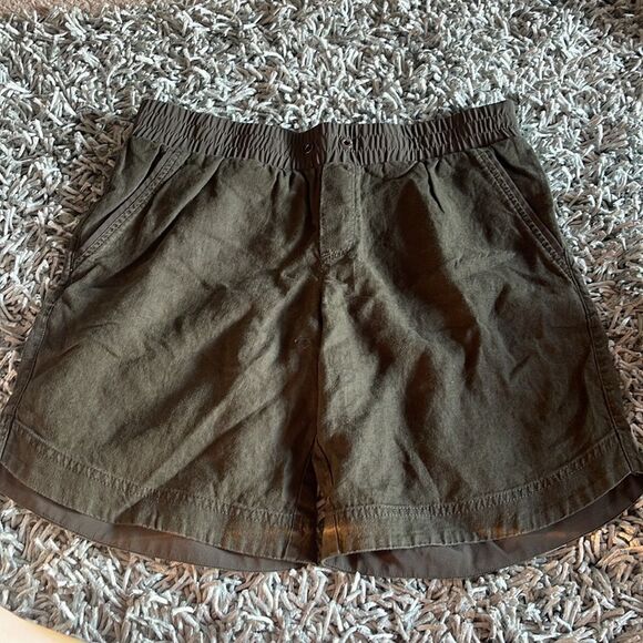 Athleta Bali Linen Bermuda Olive Green Shorts 6 - Picture 2 of 4
